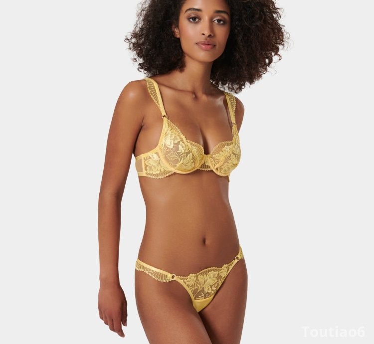 Set: Gabriella Yellow